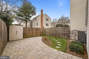 9033 Piney Grove Dr, Fairfax, VA 22031 - Photo 31