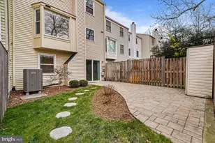 9033 Piney Grove Dr, Fairfax, VA 22031 - Photo 29