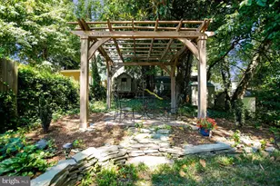 5810 Fifer Dr, Alexandria, VA 22303 - Photo 19