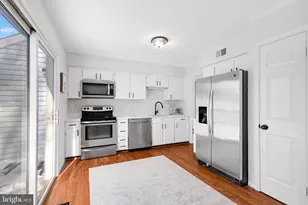 9005 Triple Ridge Rd, Fairfax Station, VA 22039 - Photo 11