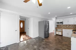 2636 East Side Dr, Alexandria, VA 22306 - Photo 13