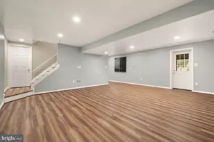 909 Cantle Ln, Great Falls, VA 22066 - Photo 37