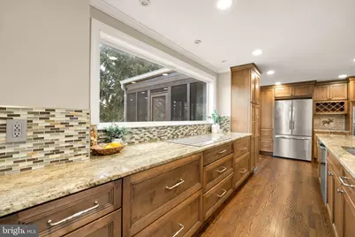 909 Cantle Lane, Great Falls, VA 22066 - Photo 7