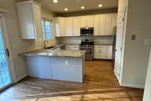 8882 Ashgrove House Ln, Vienna, VA 22182 - Photo 9