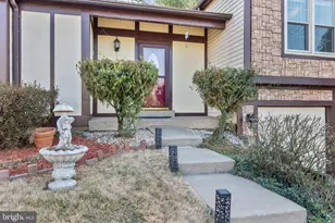 5515 Buggy Whip Dr, Centreville, VA 20120 - Photo 3