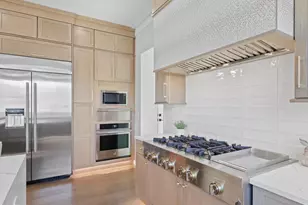 616 Gibson Cir SW, Vienna, VA 22180 - Photo 9