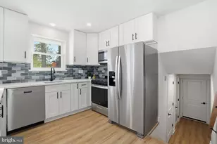 7113 Falcon St, Annandale, VA 22003 - Photo 9