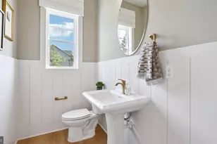 8272 Colling Manor Ct, Alexandria, VA 22308 - Photo 11