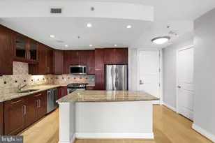 8220 Crestwood Heights Dr, McLean, VA 22102 - Photo 9