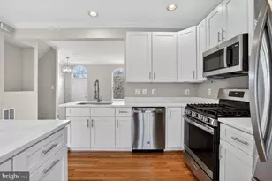 6808 Cedar Loch Ct, Centreville, VA 20121 - Photo 15