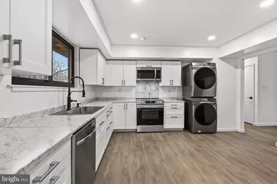 2146 Woodford Road, Vienna, VA 22182 - Photo 9