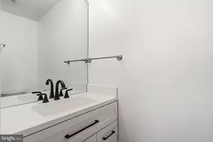 2146 Woodford Rd, Vienna, VA 22182 - Photo 23