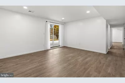 2146 Woodford Road, Vienna, VA 22182 - Photo 25