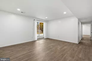 2146 Woodford Rd, Vienna, VA 22182 - Photo 25