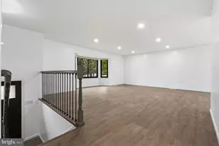 2146 Woodford Rd, Vienna, VA 22182 - Photo 3