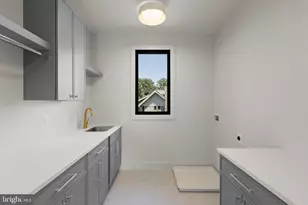 1111 Lakewood Dr SW, Vienna, VA 22180 - Photo 57