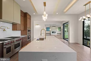 1111 Lakewood Dr SW, Vienna, VA 22180 - Photo 17