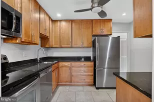 9702 Kingsbridge Dr, Fairfax, VA 22031 - Photo 11