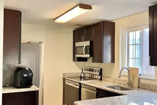 8679 Hickory Ridge Ct, Springfield, VA 22153 - Photo 5