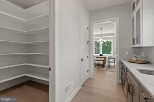 6511 Ivy Hill Dr, McLean, VA 22101 - Photo 11