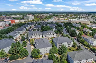 11330 Westbrook Mill Ln, Fairfax, VA 22030 - Photo 23