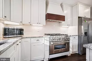 8112 Accotink Dr, Annandale, VA 22003 - Photo 7