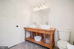 8112 Accotink Dr, Annandale, VA 22003 - Photo 13