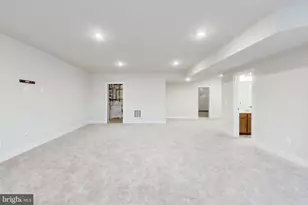 3897 Hillview Ct, Alexandria, VA 22310 - Photo 47