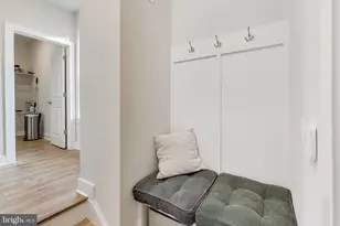 3897 Hillview Ct, Alexandria, VA 22310 - Photo 23