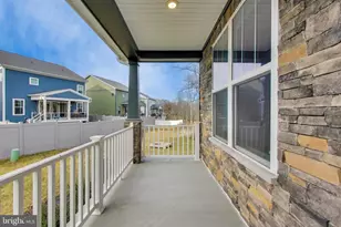 3897 Hillview Ct, Alexandria, VA 22310 - Photo 5