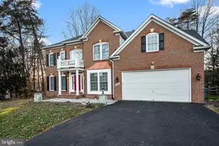 4924 Berkshire Woods Dr, Fairfax, VA 22030 - Photo 3