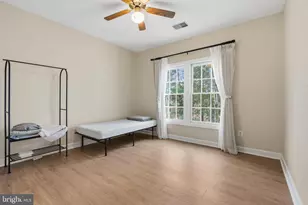 4924 Berkshire Woods Dr, Fairfax, VA 22030 - Photo 31