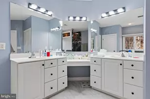 4924 Berkshire Woods Dr, Fairfax, VA 22030 - Photo 27