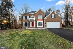 4924 Berkshire Woods Dr, Fairfax, VA 22030 - Photo 1
