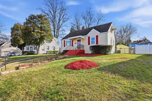 6821 Barrett Rd, Falls Church, VA 22042 - Photo 3