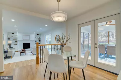 929 Holly Creek Drive, Great Falls, VA 22066 - Photo 9