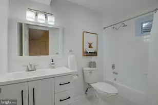 929 Holly Creek Dr, Great Falls, VA 22066 - Photo 21