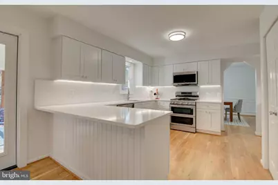 929 Holly Creek Drive, Great Falls, VA 22066 - Photo 5