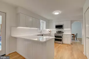 929 Holly Creek Dr, Great Falls, VA 22066 - Photo 5