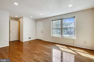 3032 Braxton Wood Ct, Fairfax, VA 22031 - Photo 3