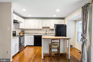 3032 Braxton Wood Ct, Fairfax, VA 22031 - Photo 7