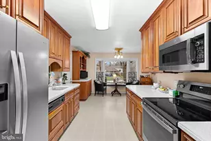 8527 Pappas Way, Annandale, VA 22003 - Photo 19