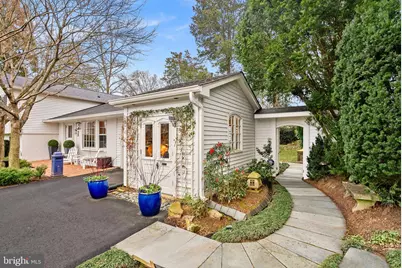 8527 Pappas Way, Annandale, VA 22003 - Photo 3