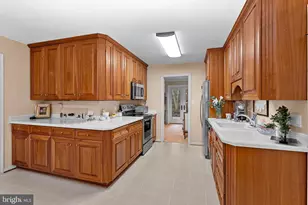 8527 Pappas Way, Annandale, VA 22003 - Photo 23