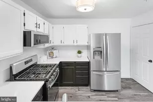 12004 Taliesin Pl, Reston, VA 20190 - Photo 9