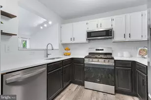 12004 Taliesin Pl, Reston, VA 20190 - Photo 11