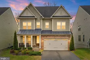9085 Bear Branch Pl, Fairfax, VA 22031 - Photo 3