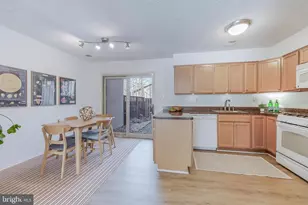 12154 Captiva Ct, Reston, VA 20191 - Photo 7