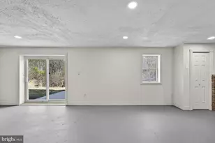 1153 Kettle Pond Ln, Great Falls, VA 22066 - Photo 39