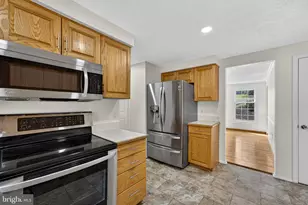 1153 Kettle Pond Ln, Great Falls, VA 22066 - Photo 11